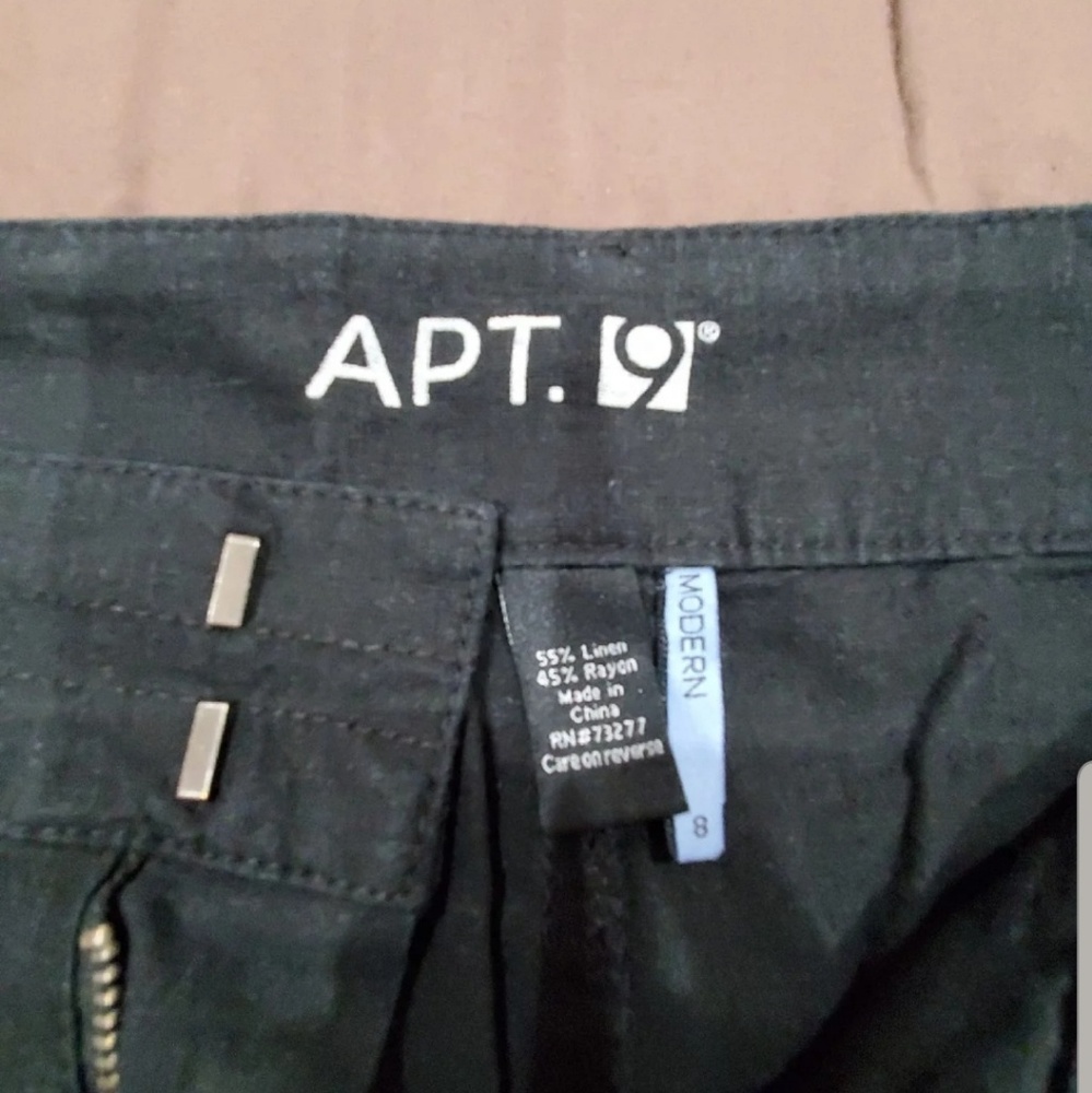 Shorts - Picture 3 of 3